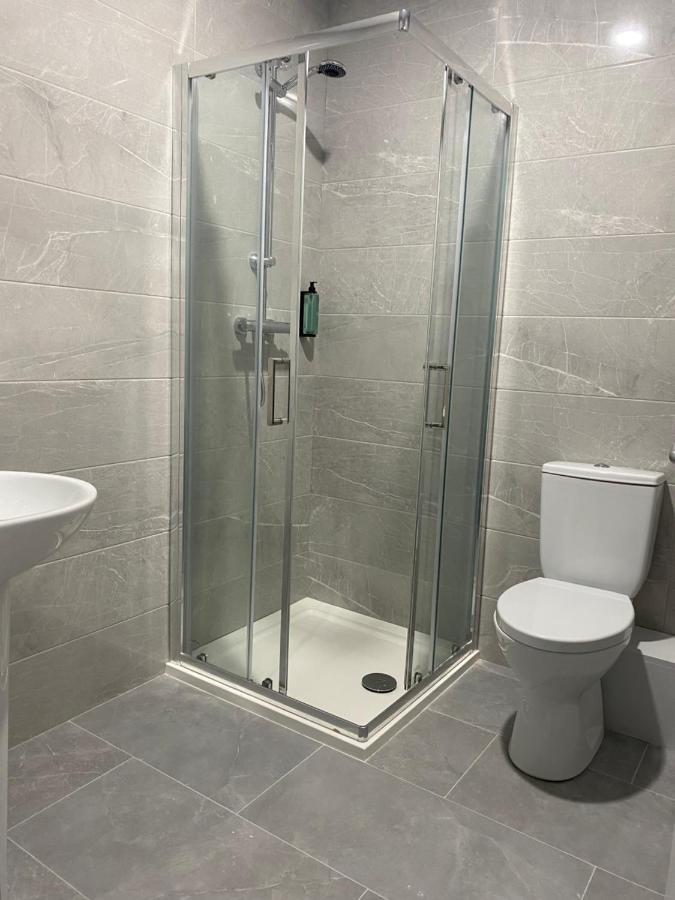 Madison House Aparthotel Galway Buitenkant foto