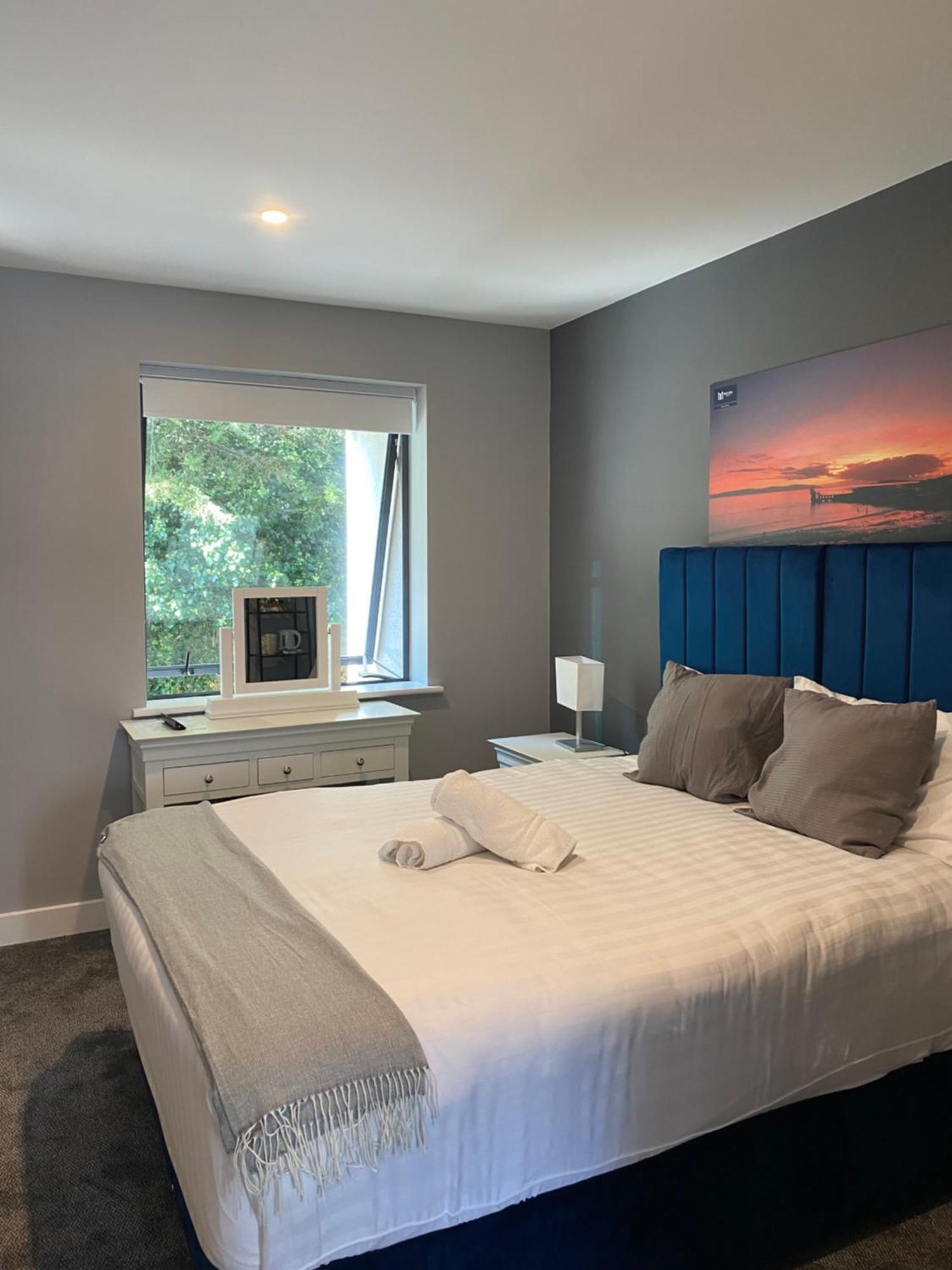 Madison House Aparthotel Galway Buitenkant foto