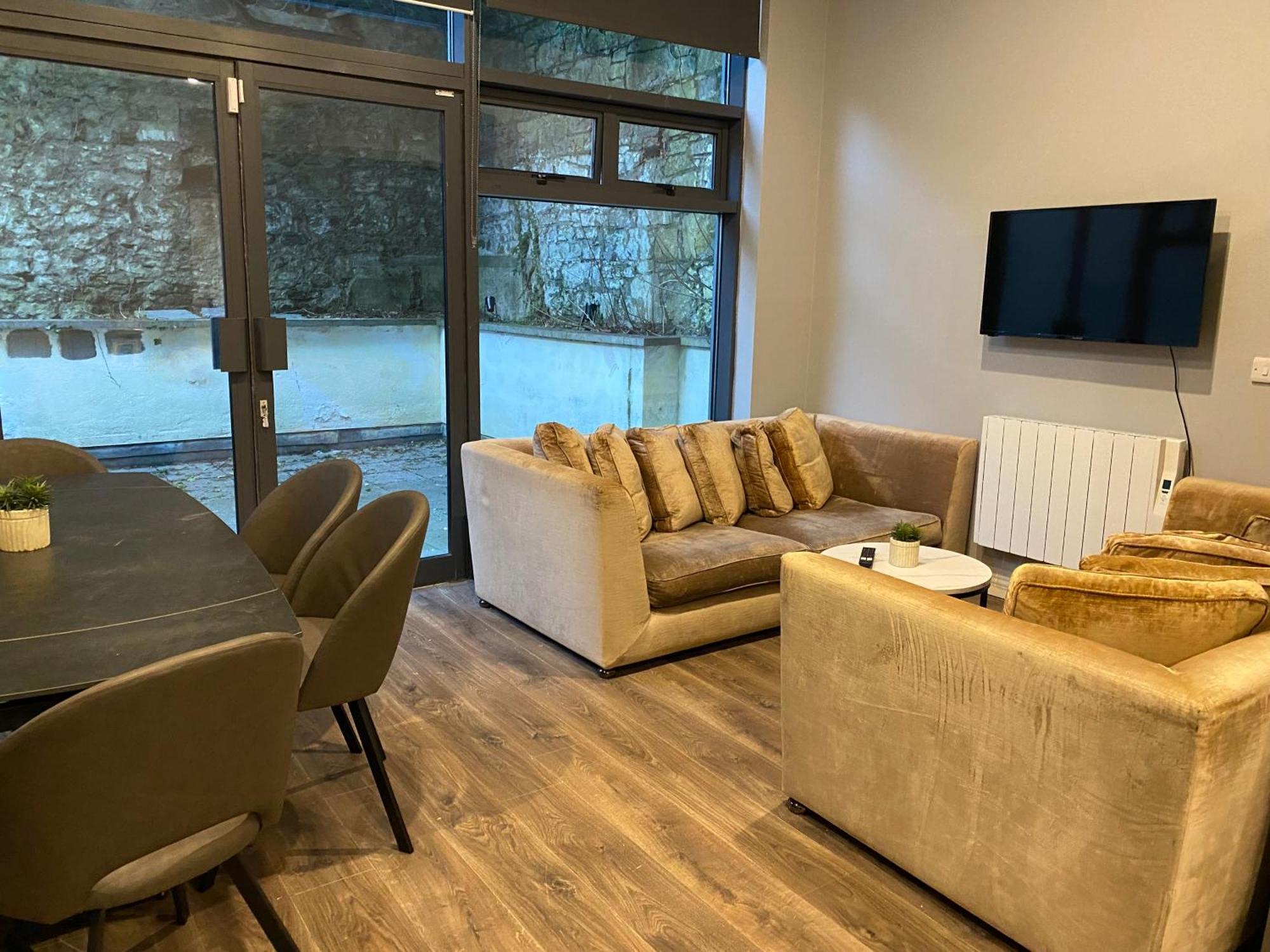 Madison House Aparthotel Galway Buitenkant foto